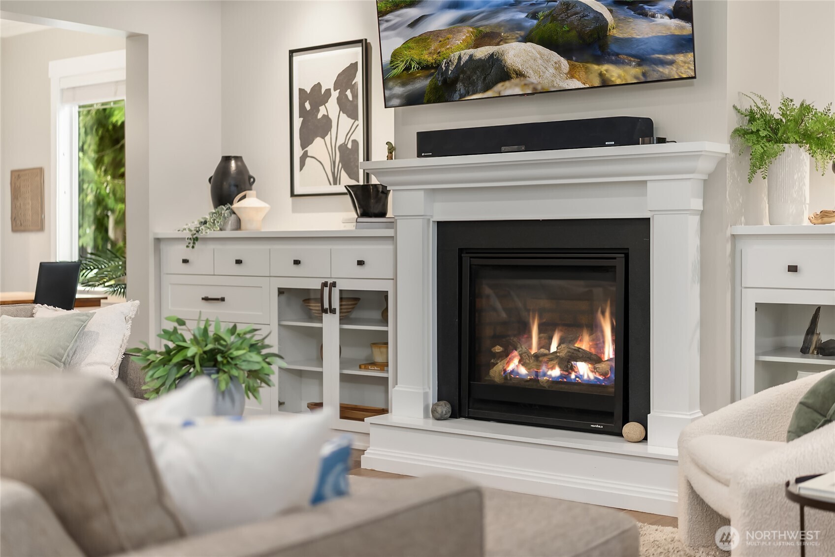 7835 Ledgestone Loop NE, Bainbridge Island, WA 98110