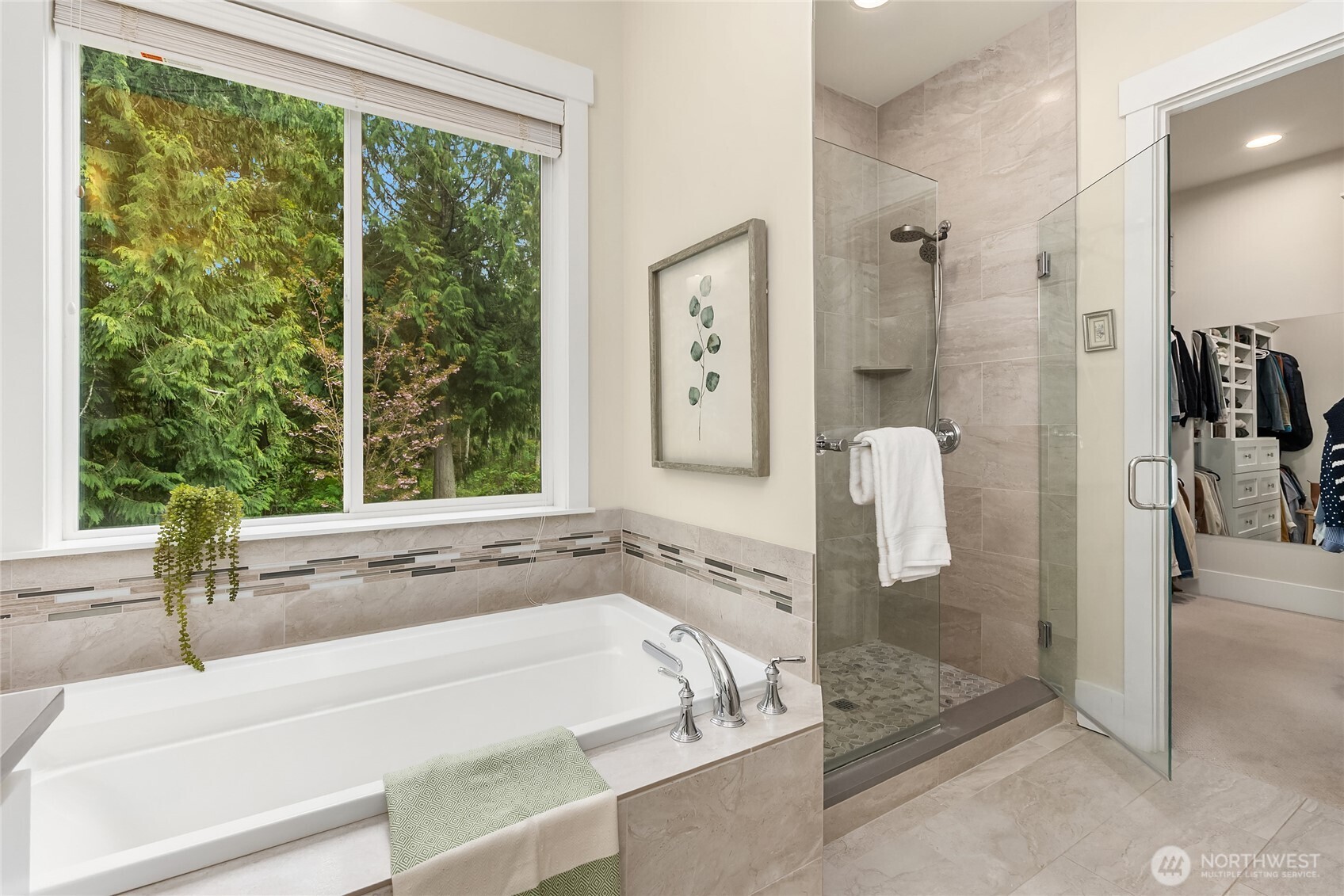 7835 Ledgestone Loop NE, Bainbridge Island, WA 98110