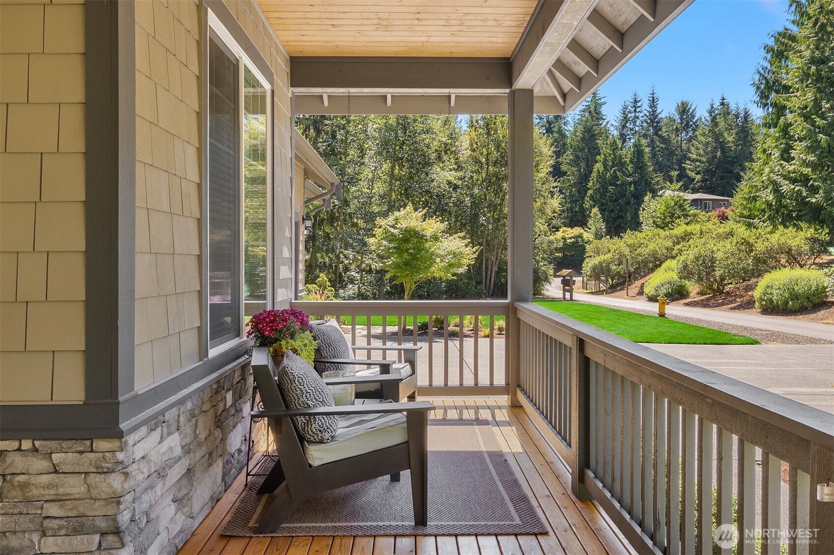 7835 Ledgestone Loop NE, Bainbridge Island, WA 98110