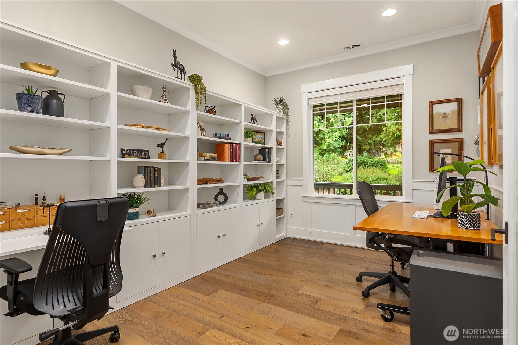7835 Ledgestone Loop NE, Bainbridge Island, WA 98110