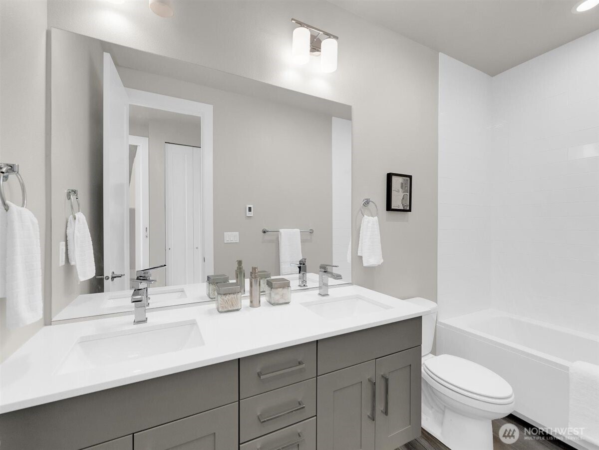 13657 SE 67th Lane , Newcastle, WA 98059