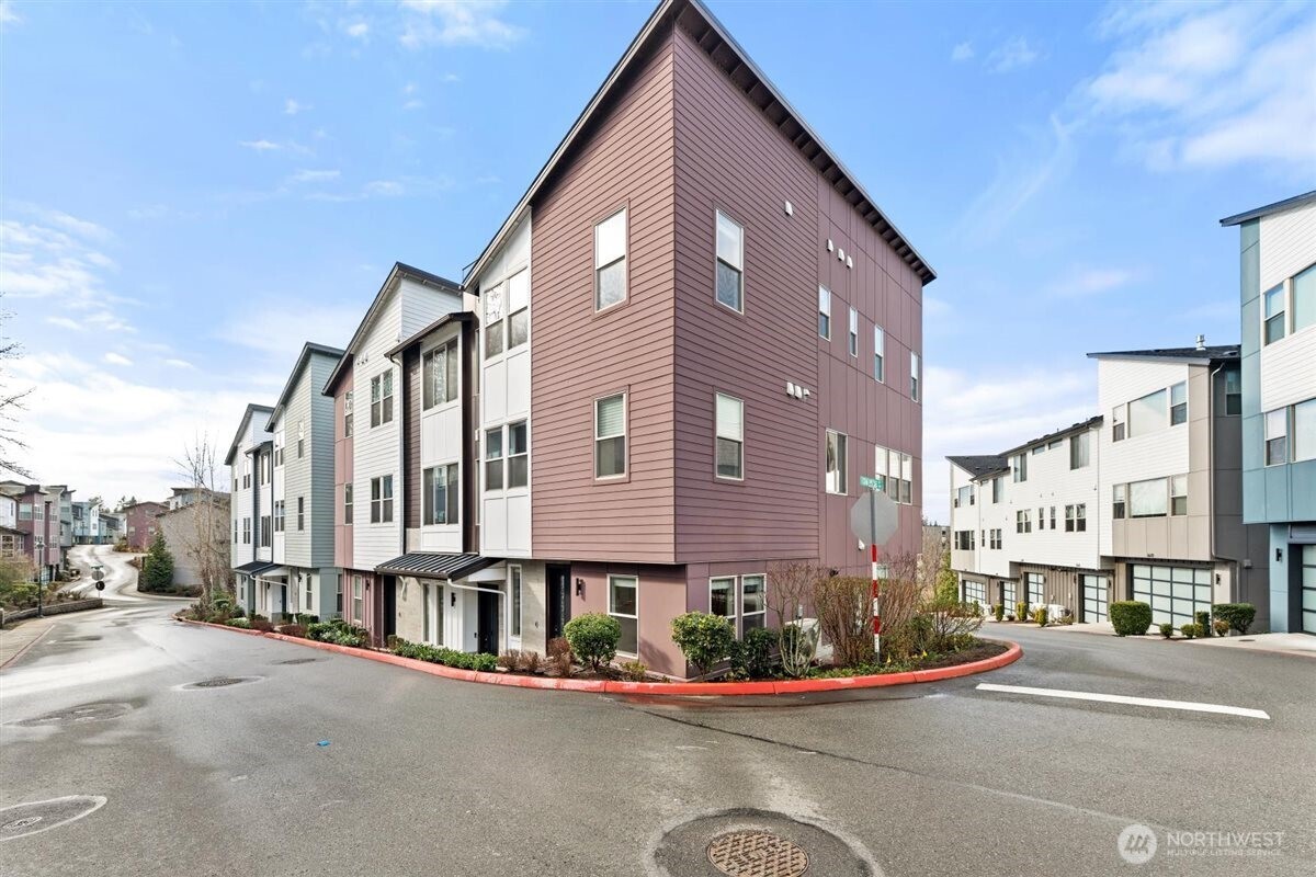 13657 SE 67th Lane , Newcastle, WA 98059