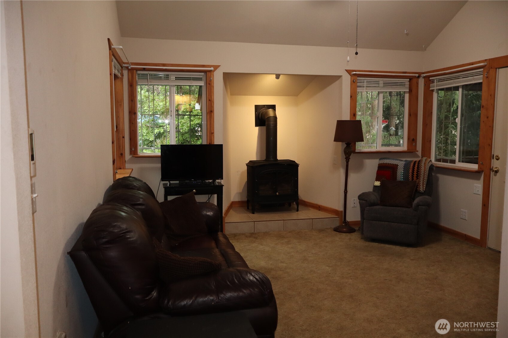 31 E Colvos Pl E , Shelton, WA 98584
