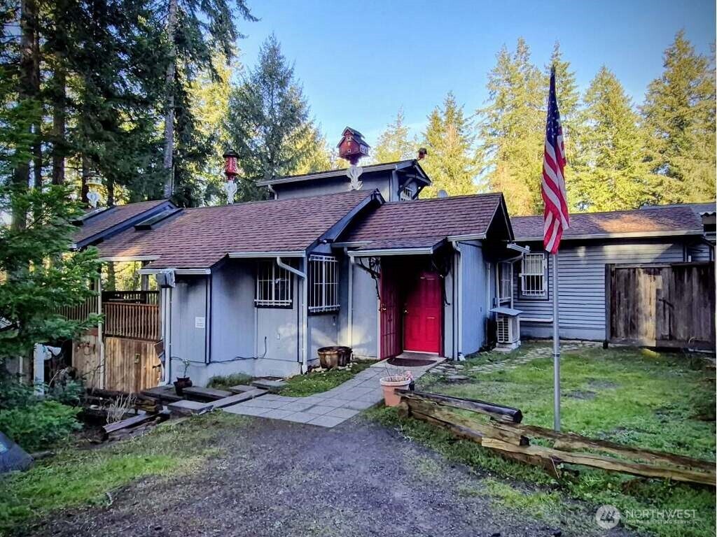 31 E Colvos Pl E , Shelton, WA 98584