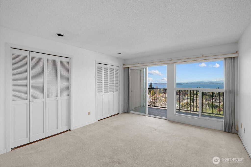5025 California Avenue SW #402, Seattle, WA 98136