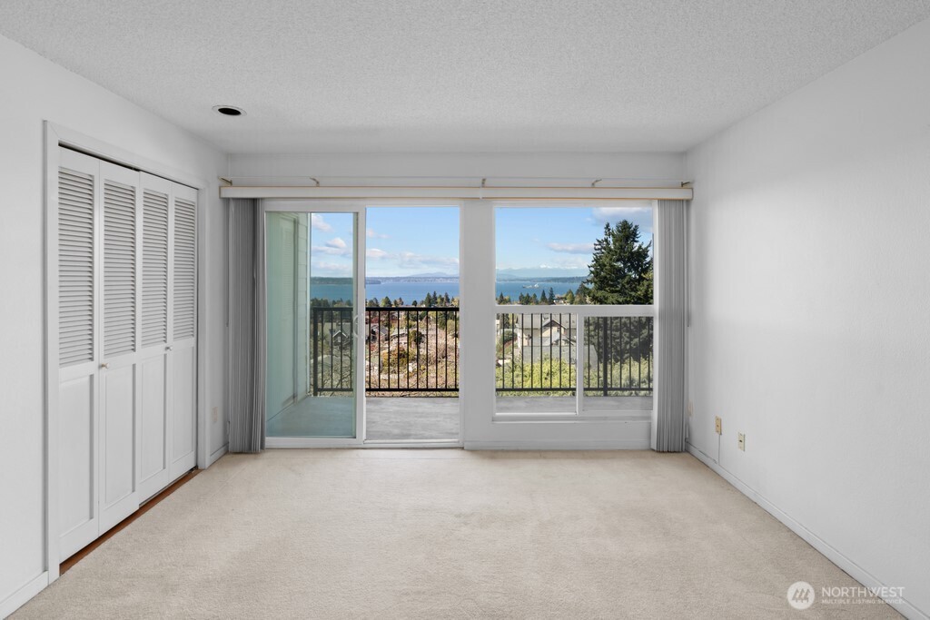 5025 California Avenue SW #402, Seattle, WA 98136