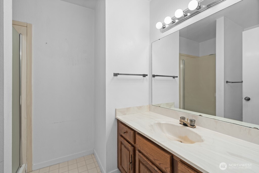 5025 California Avenue SW #402, Seattle, WA 98136