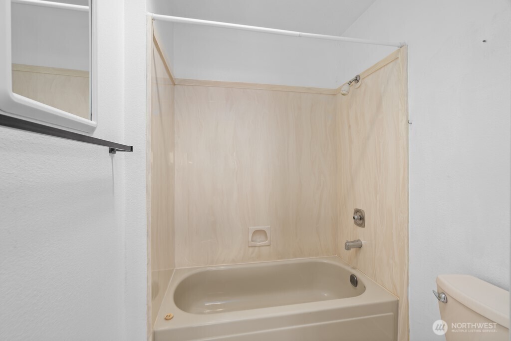 5025 California Avenue SW #402, Seattle, WA 98136