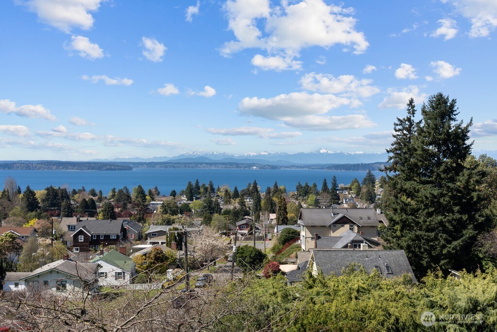 5025 California Avenue SW #402, Seattle, WA 98136