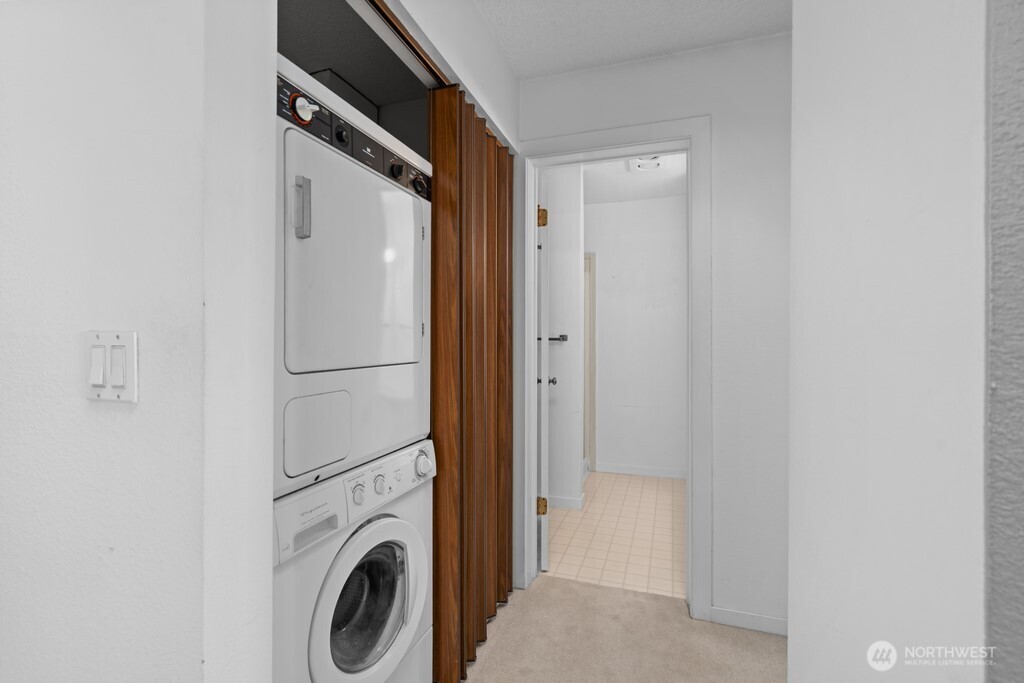 5025 California Avenue SW #402, Seattle, WA 98136