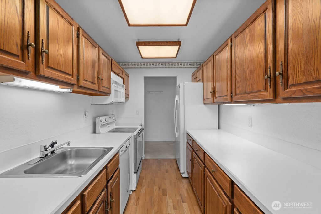 5025 California Avenue SW #402, Seattle, WA 98136