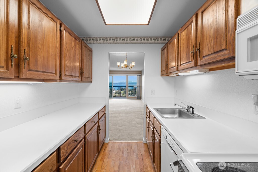 5025 California Avenue SW #402, Seattle, WA 98136