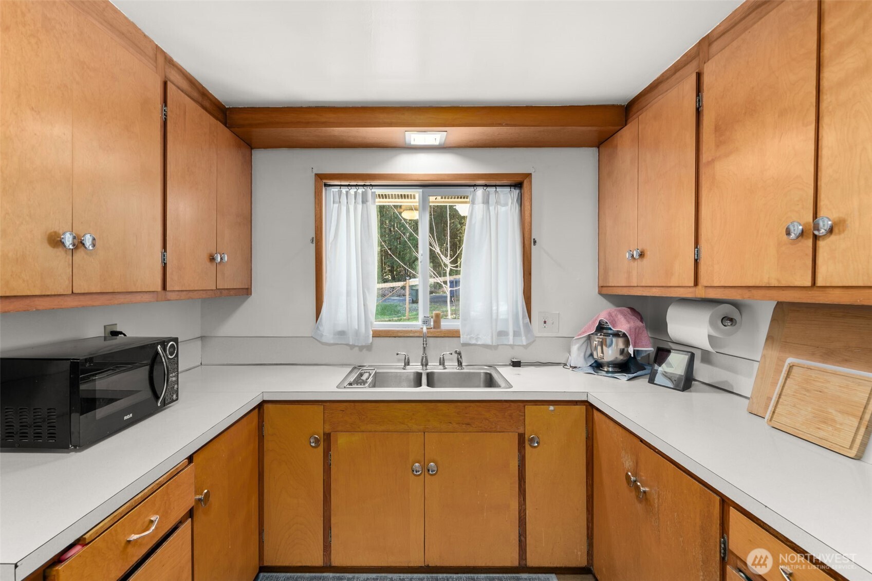 810 King Road , Winlock, WA 98596