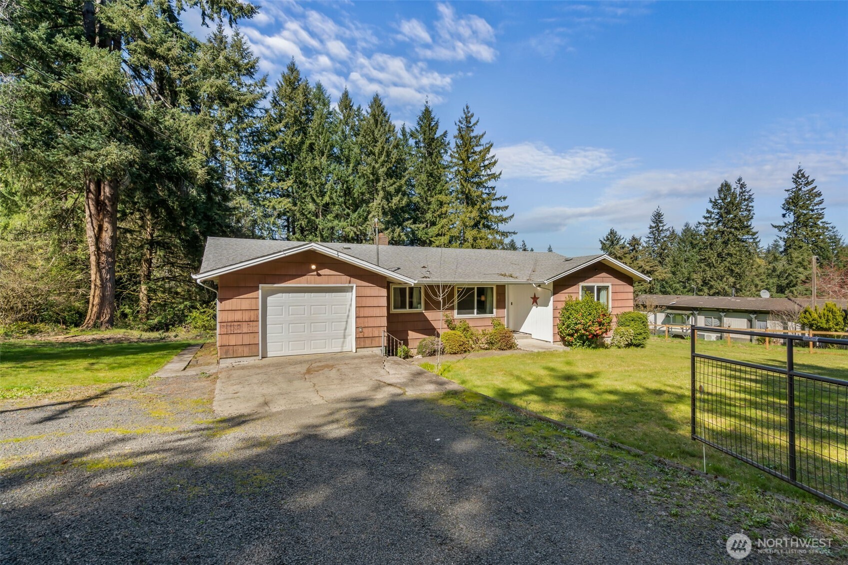 810 King Road , Winlock, WA 98596