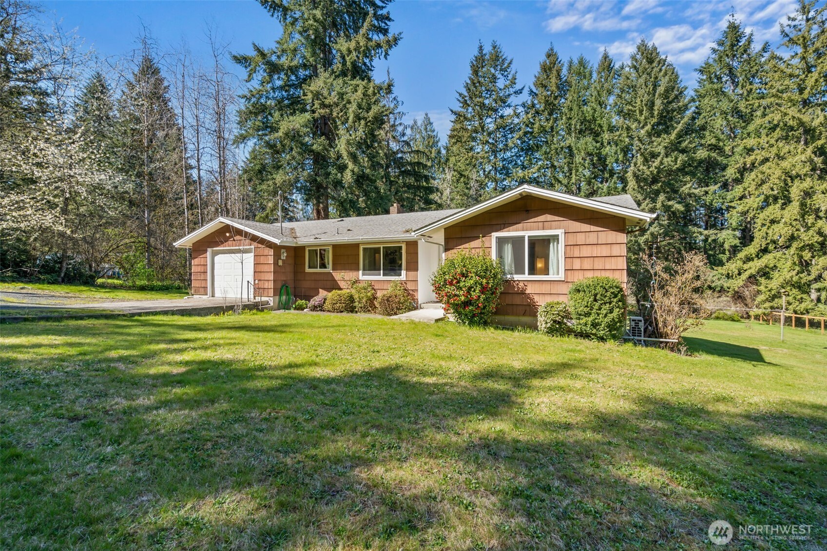 810 King Road , Winlock, WA 98596