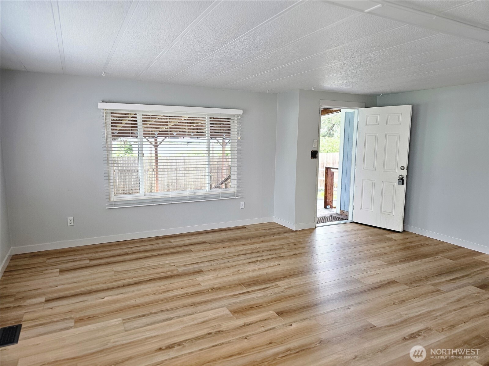 616 California Street , South Bend, WA 98586