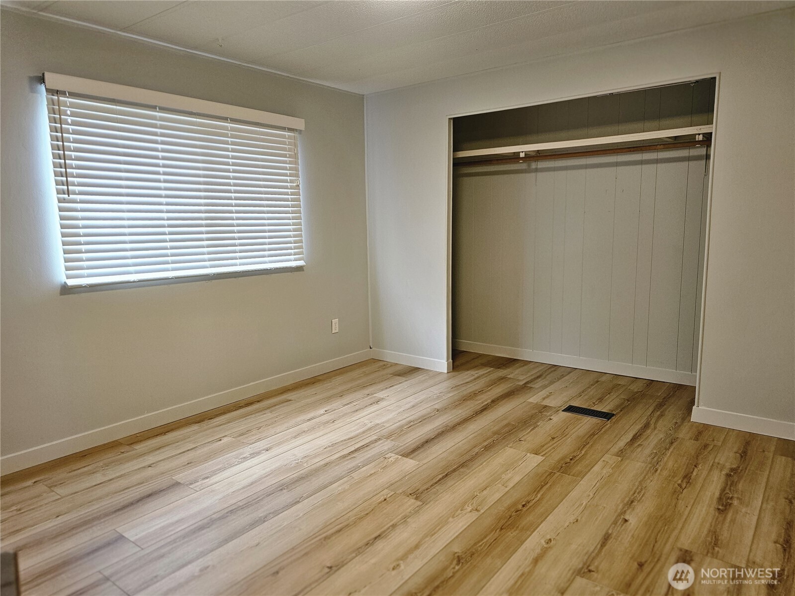 616 California Street , South Bend, WA 98586
