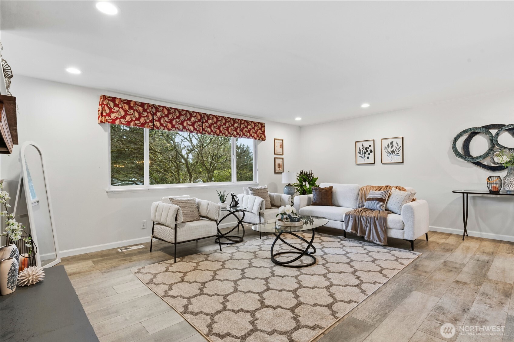 22109 93 Place W, Edmonds, WA 98020