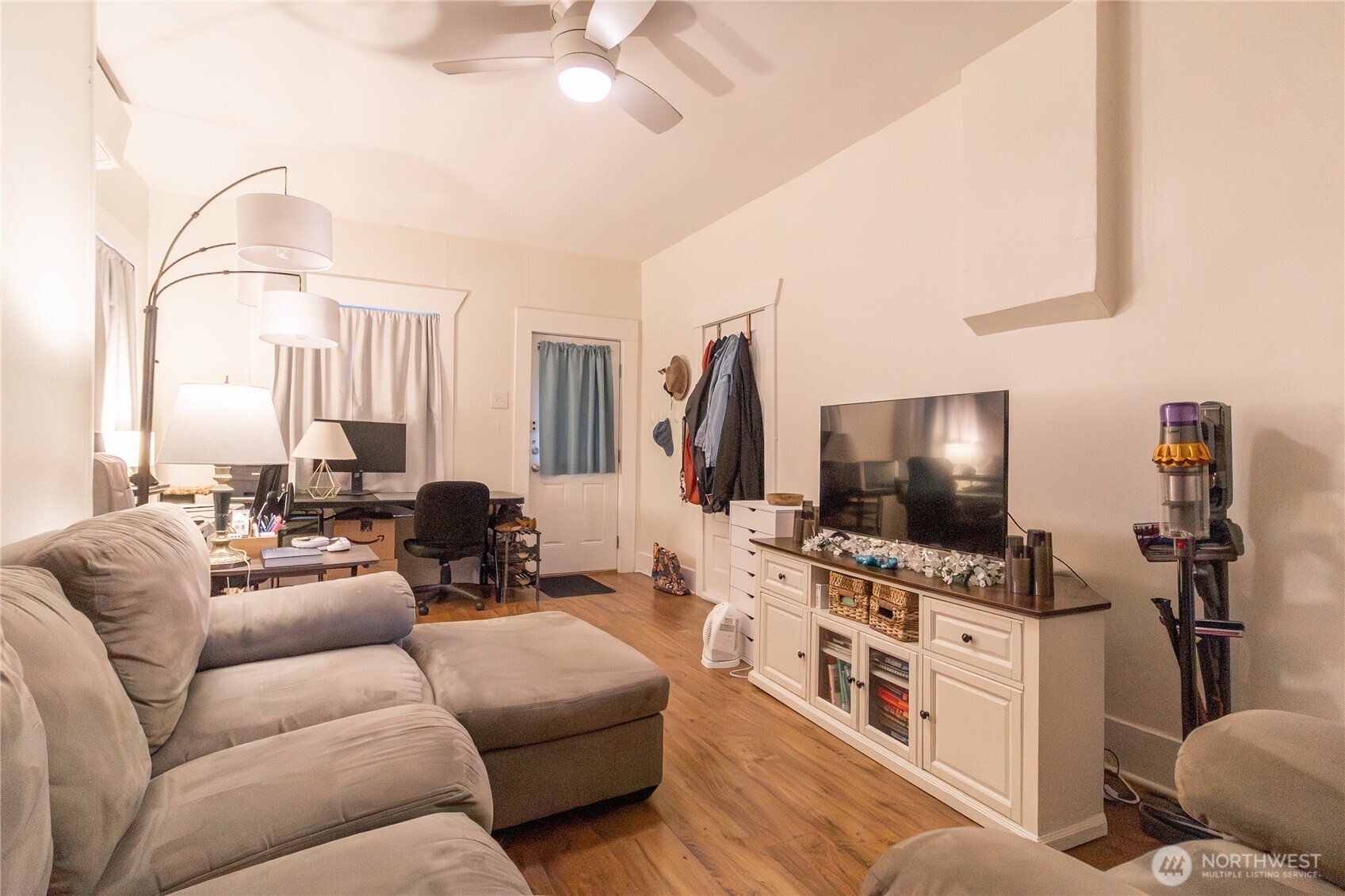 815 Hewitt Avenue , Bremerton, WA 98337