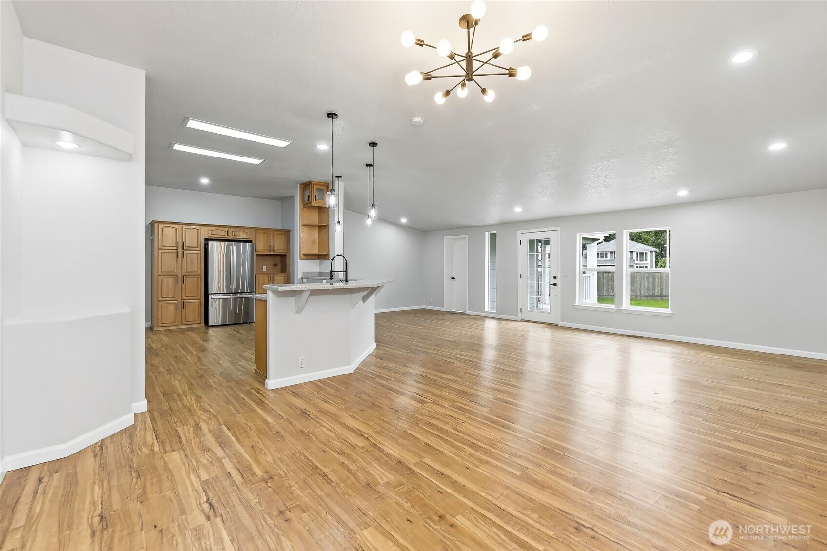 521 Military Road E, Tacoma, WA 98445