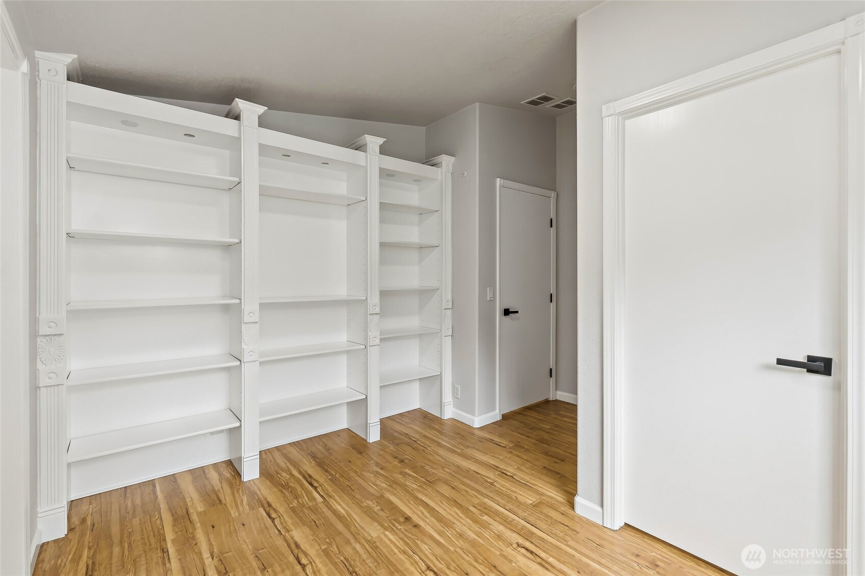 521 Military Road E, Tacoma, WA 98445