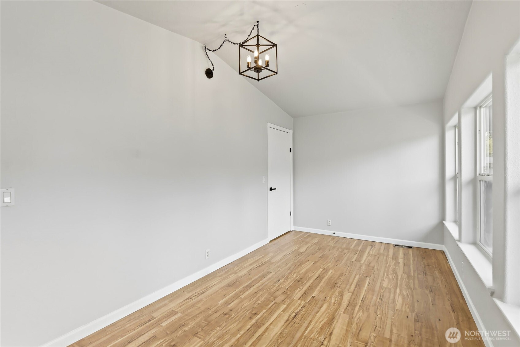 521 Military Road E, Tacoma, WA 98445