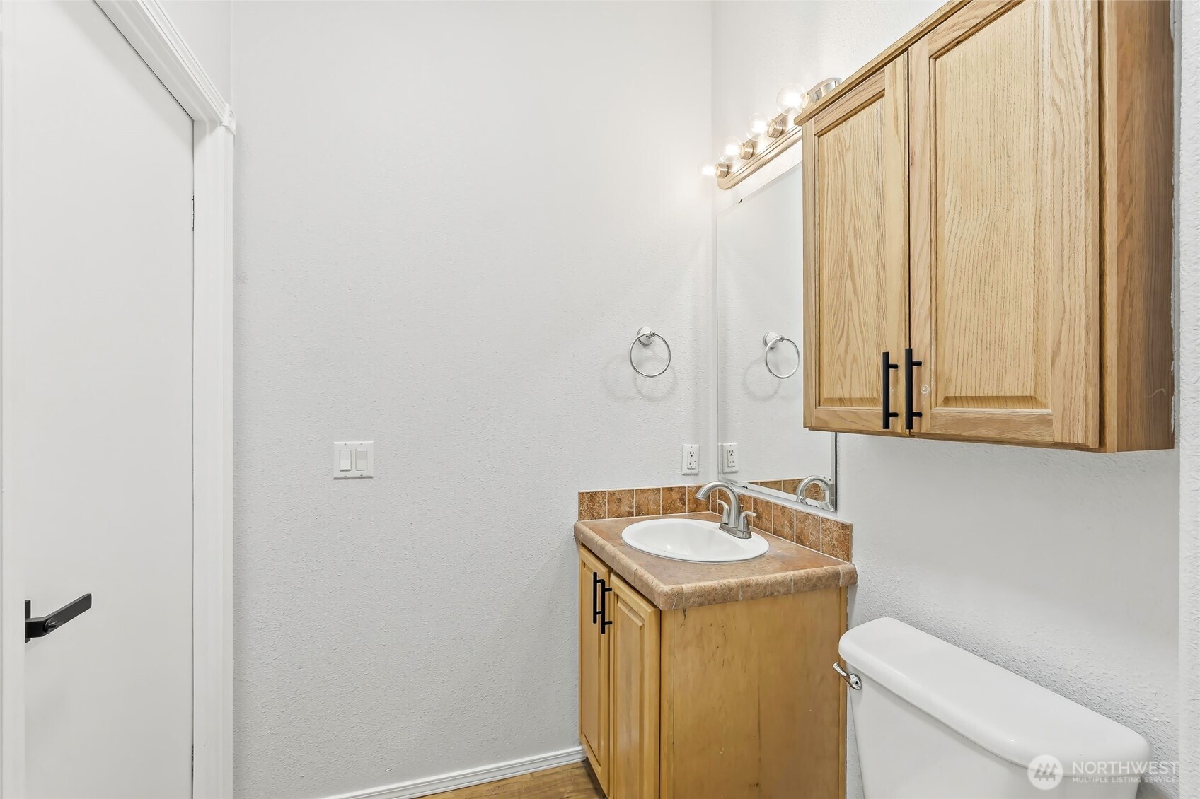 521 Military Road E, Tacoma, WA 98445