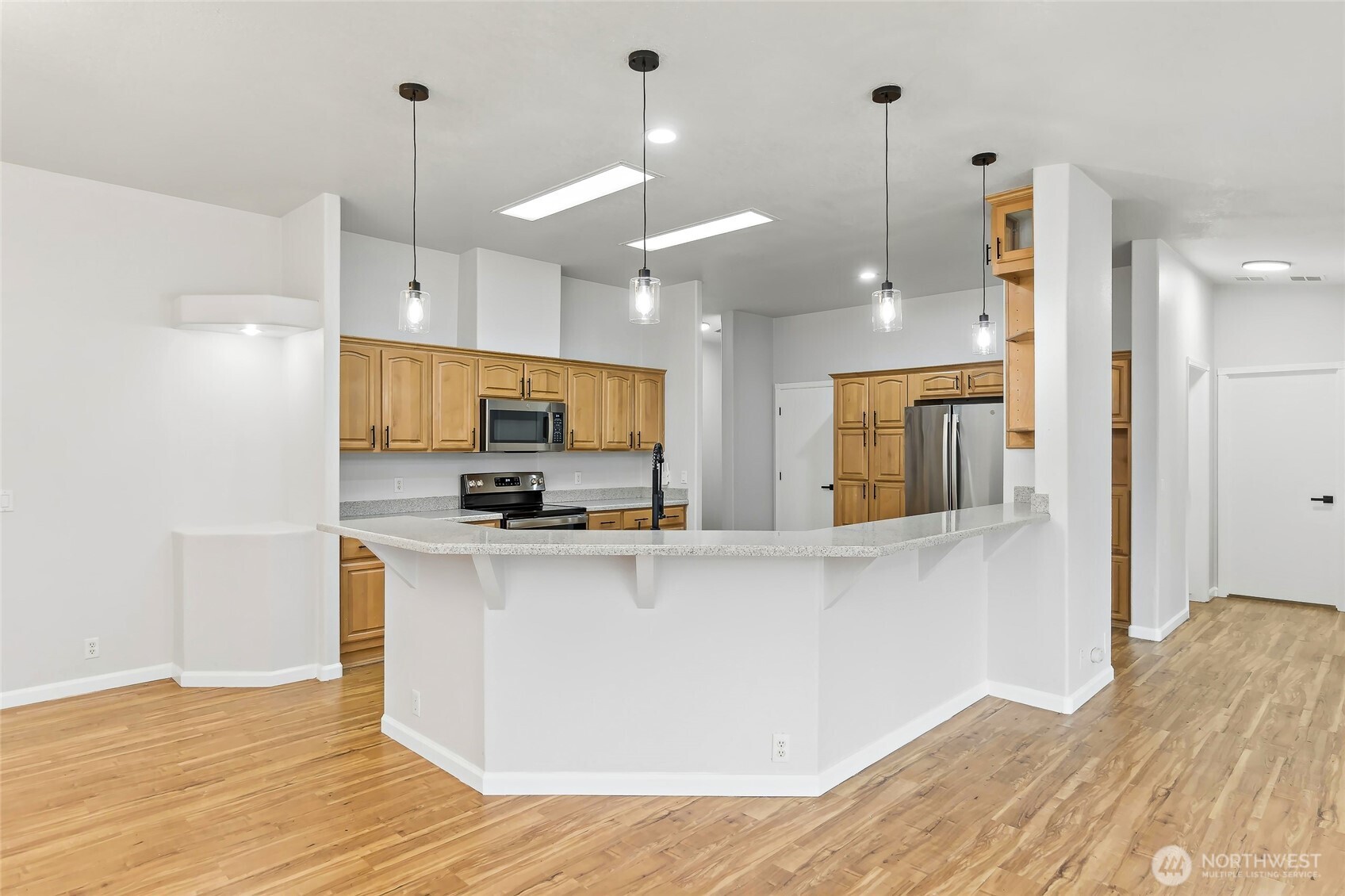 521 Military Road E, Tacoma, WA 98445