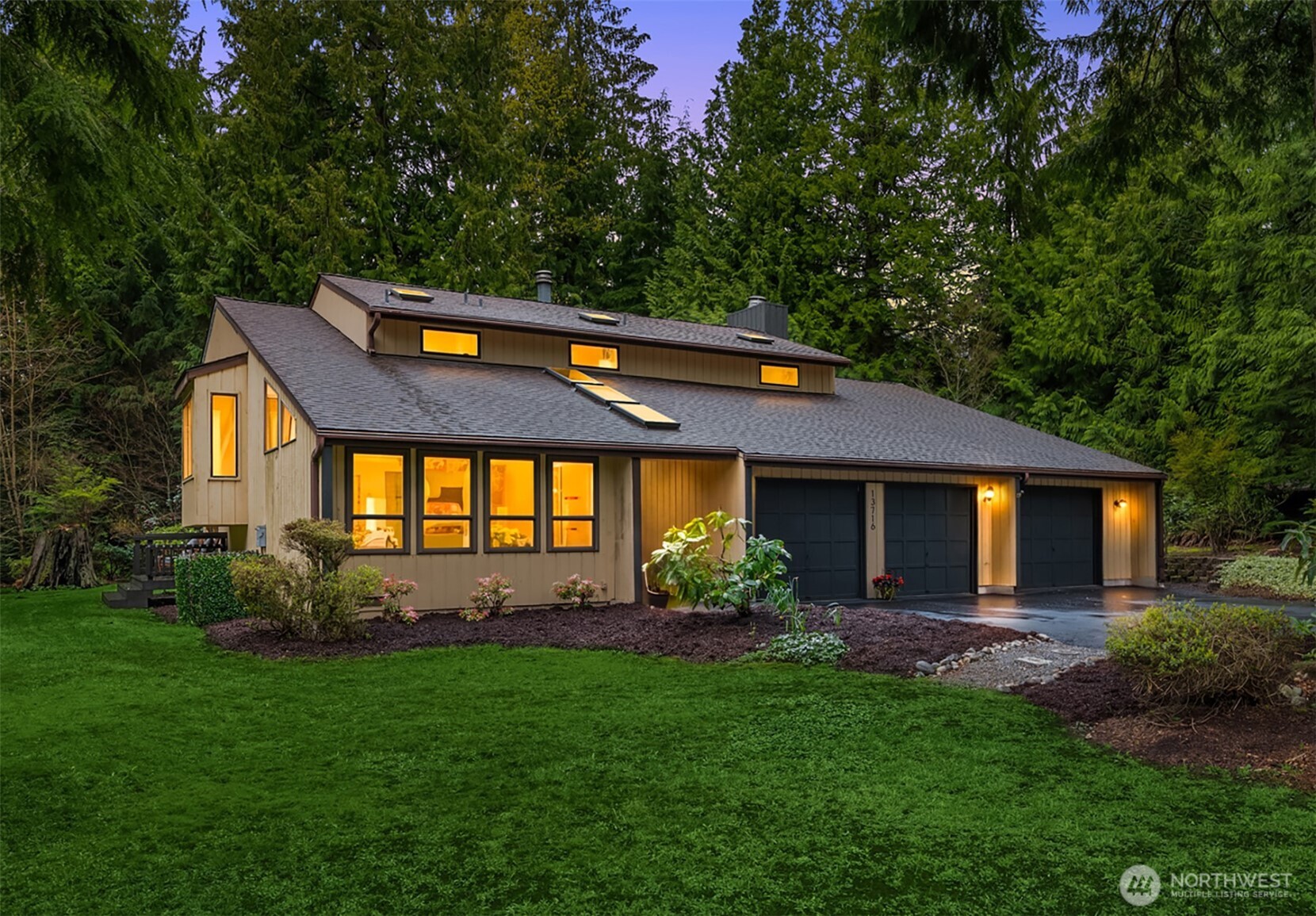 13716 50th Avenue W, Edmonds, WA 98026