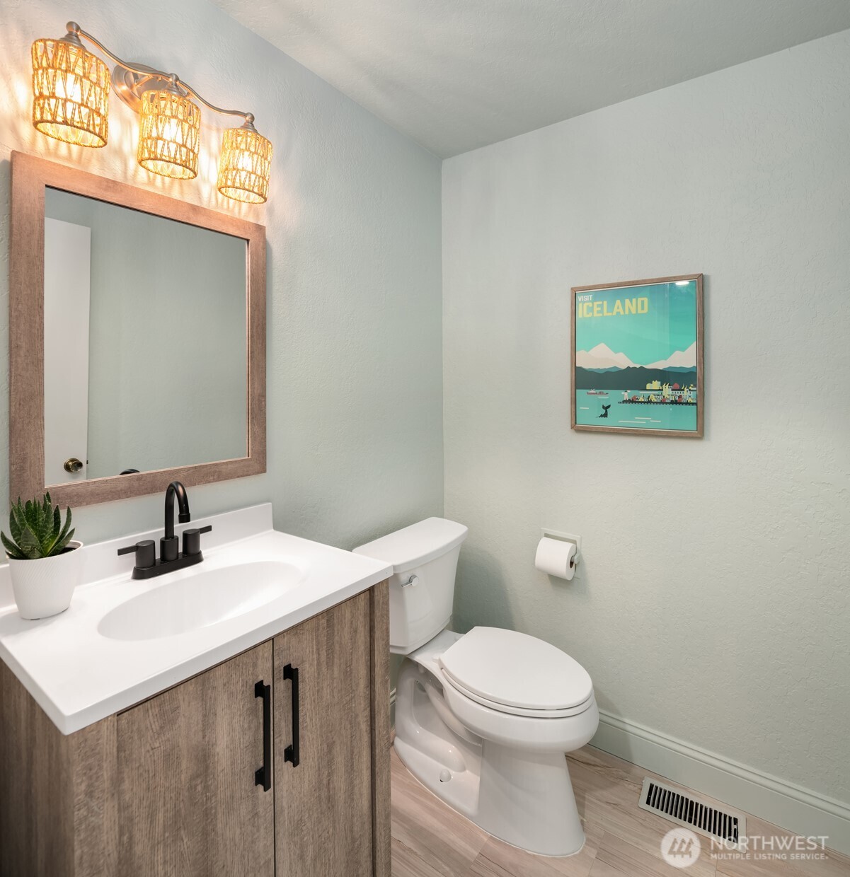 13716 50th Avenue W, Edmonds, WA 98026