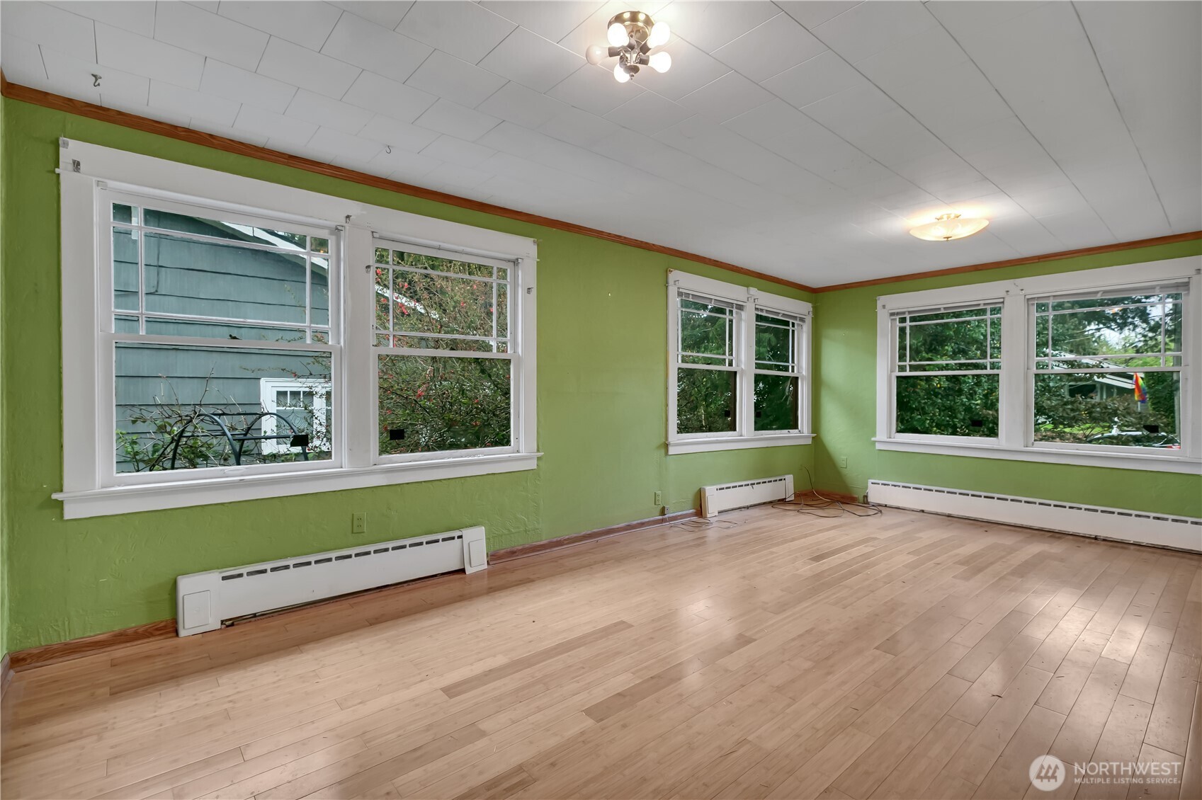 4319 SW Mills Street , Seattle, WA 98136