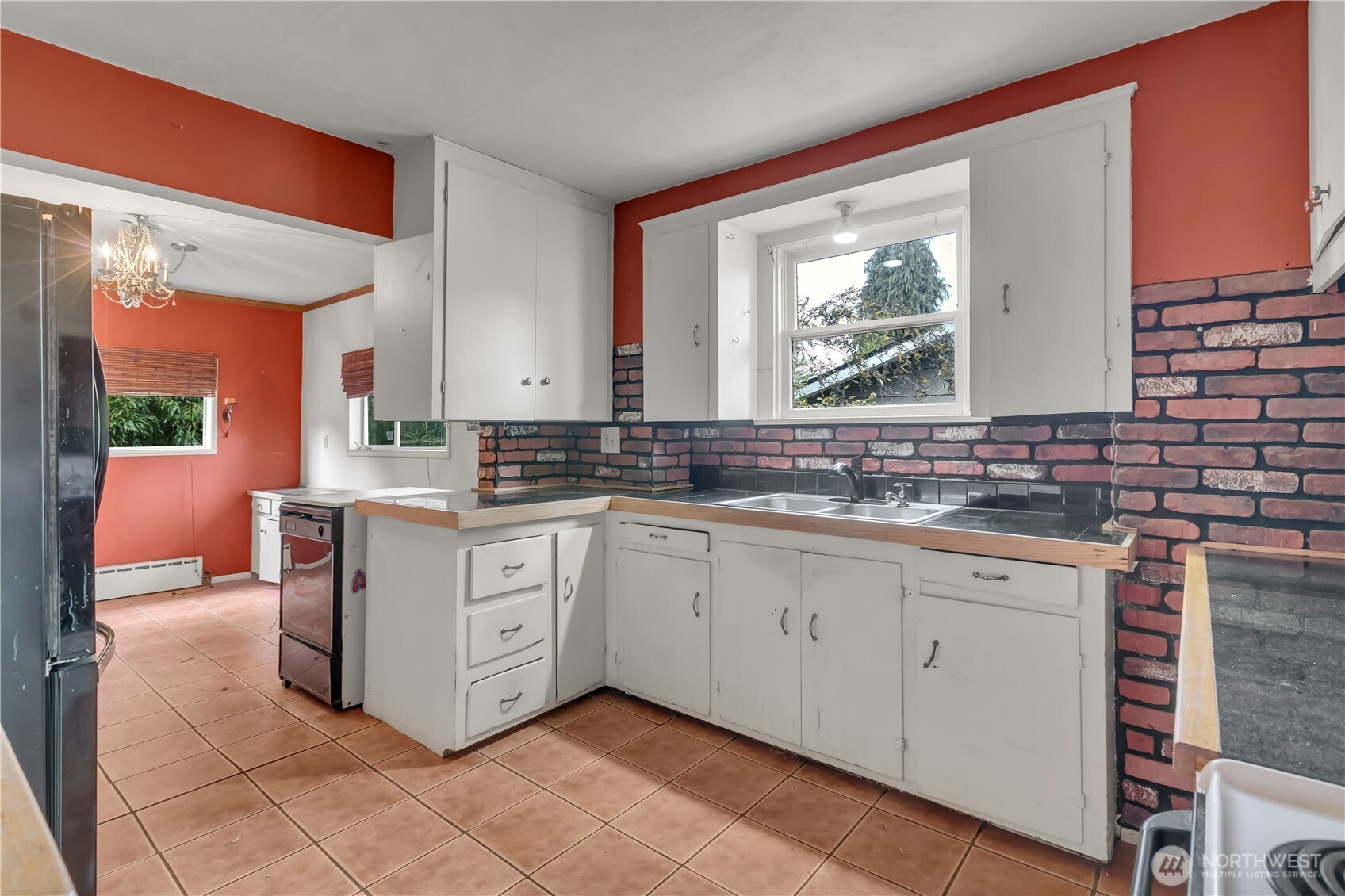 4319 SW Mills Street , Seattle, WA 98136