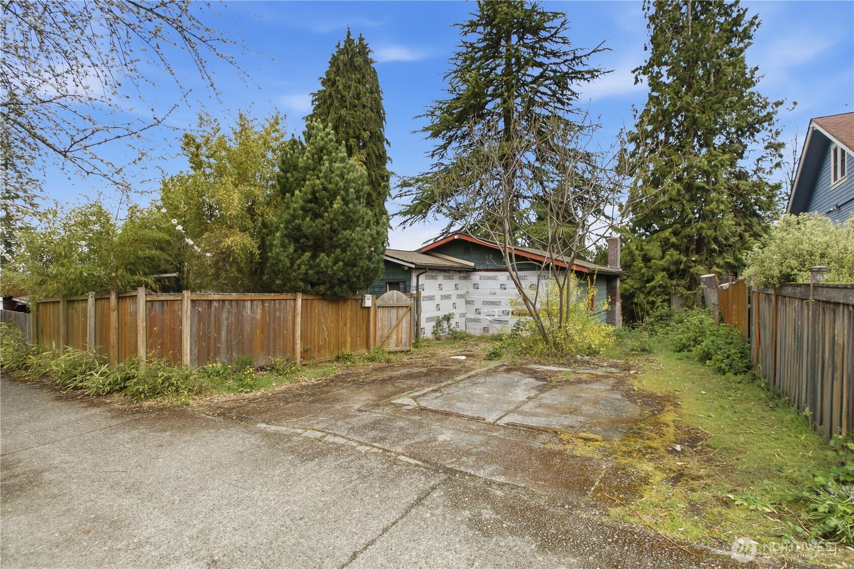 4319 SW Mills Street , Seattle, WA 98136