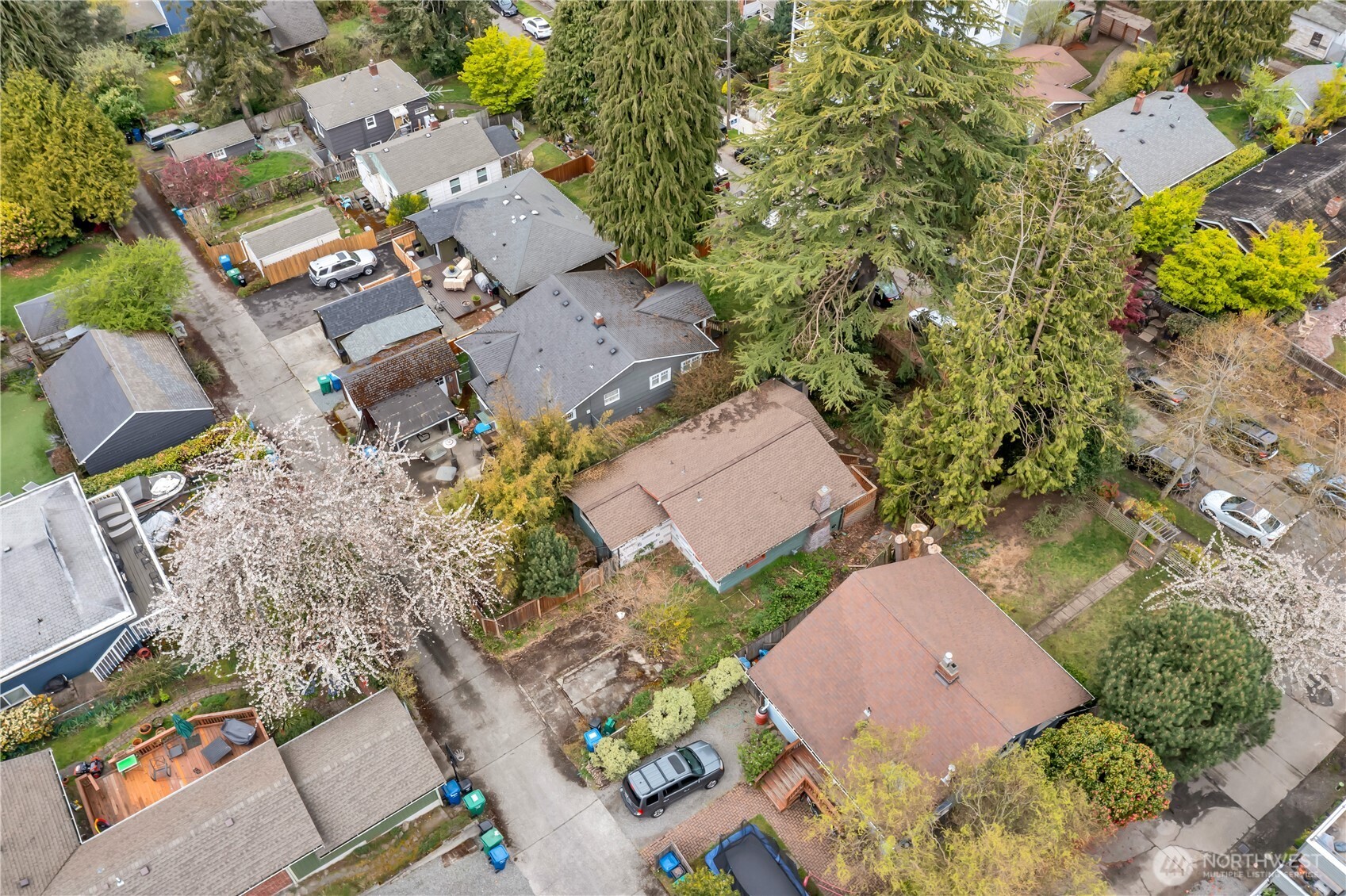 4319 SW Mills Street , Seattle, WA 98136