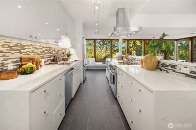 2070 127th Avenue SE, Bellevue, WA 98005 - Photo 11