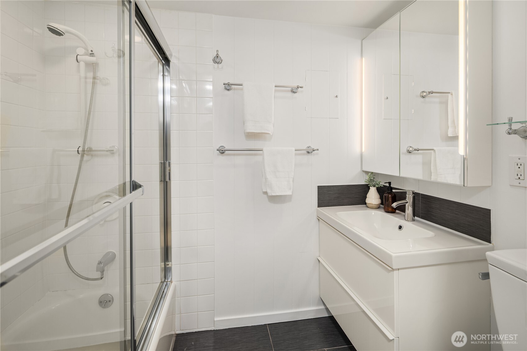 2070 127th Avenue SE, Bellevue, WA 98005