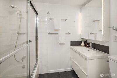 2070 127th Avenue SE, Bellevue, WA 98005 - Photo 23