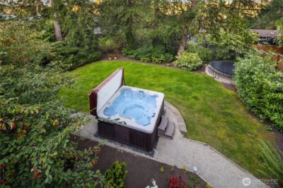 2070 127th Avenue SE, Bellevue, WA 98005 - Photo 29