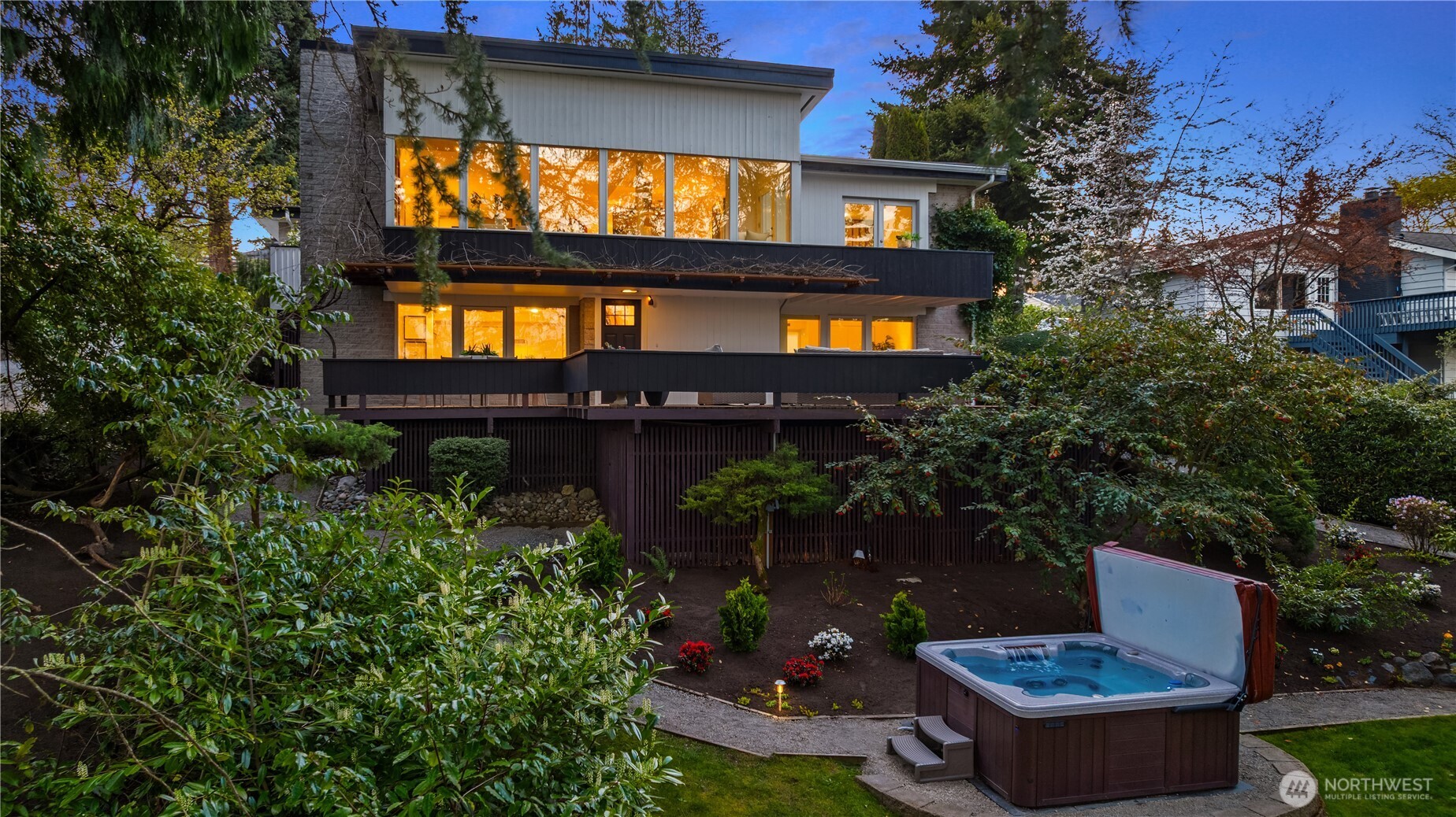2070 127th Avenue SE, Bellevue, WA 98005