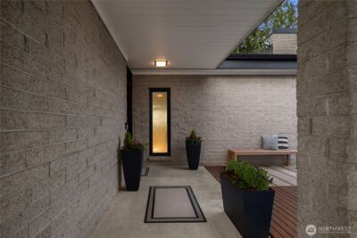2070 127th Avenue SE, Bellevue, WA 98005 - Photo 4