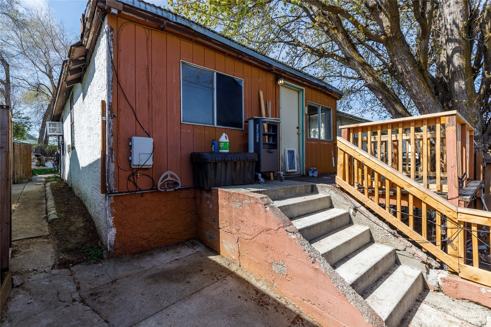 113 Young Street , Grand Coulee, WA 99133