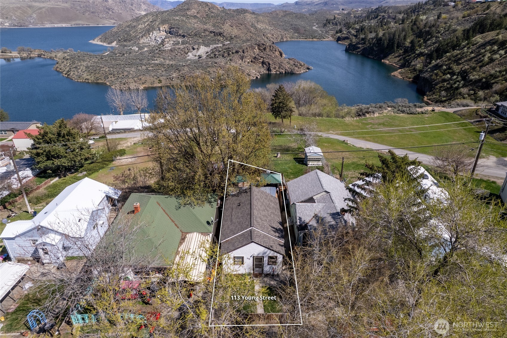 113 Young Street , Grand Coulee, WA 99133