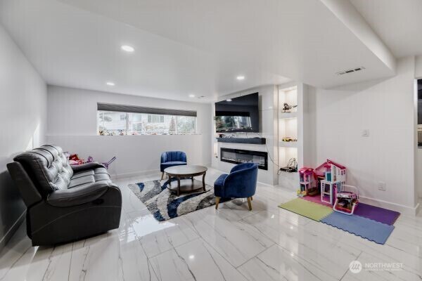 17606 Larch Way , Lynnwood, WA 98037