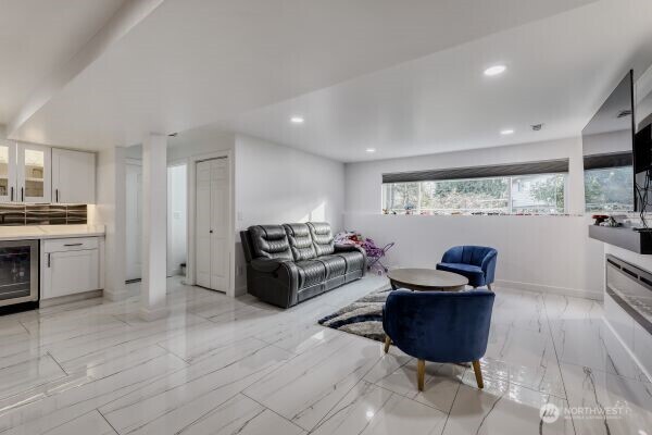 17606 Larch Way , Lynnwood, WA 98037