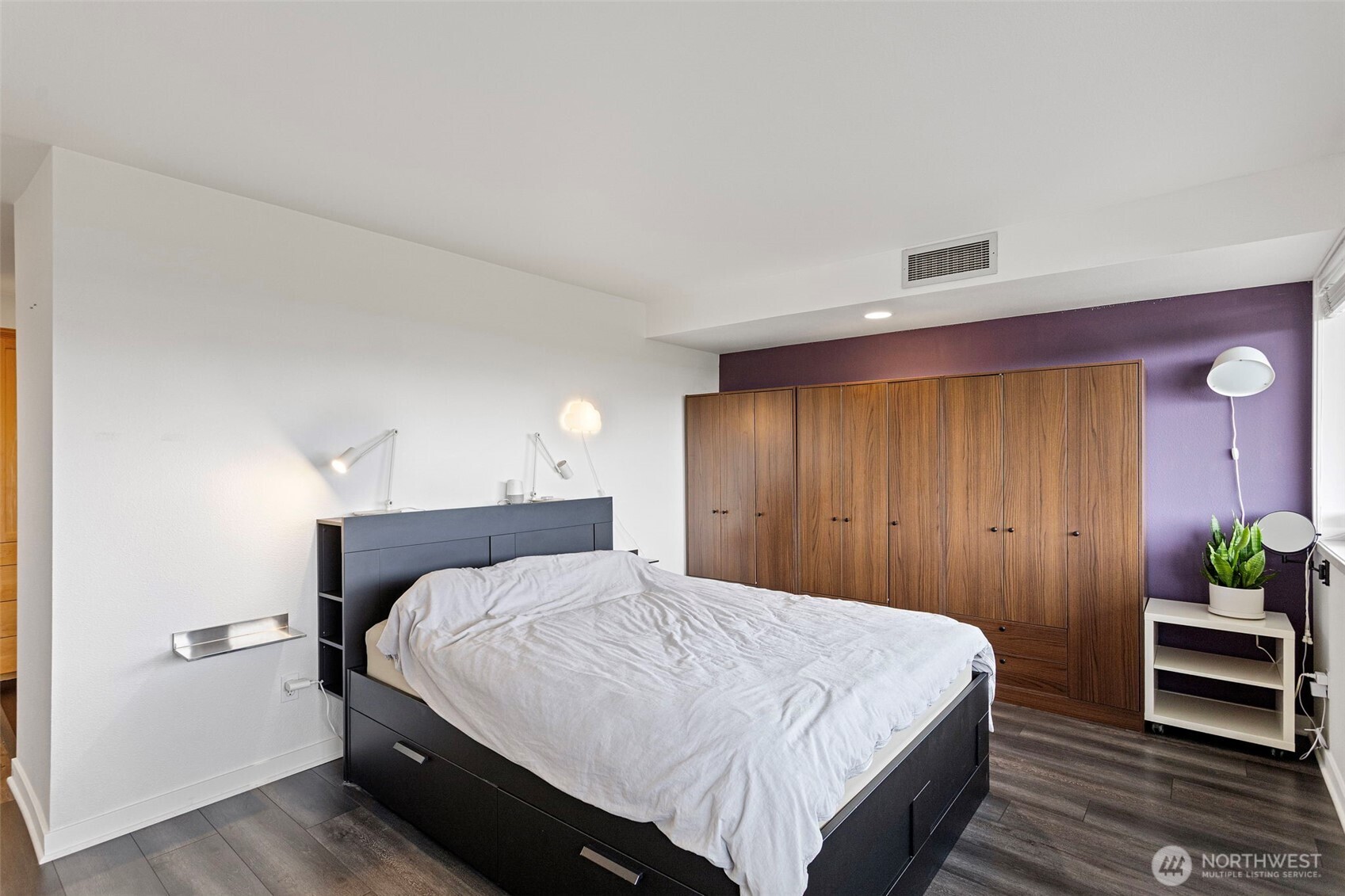 611 S State Street #9, Kirkland, WA 98033