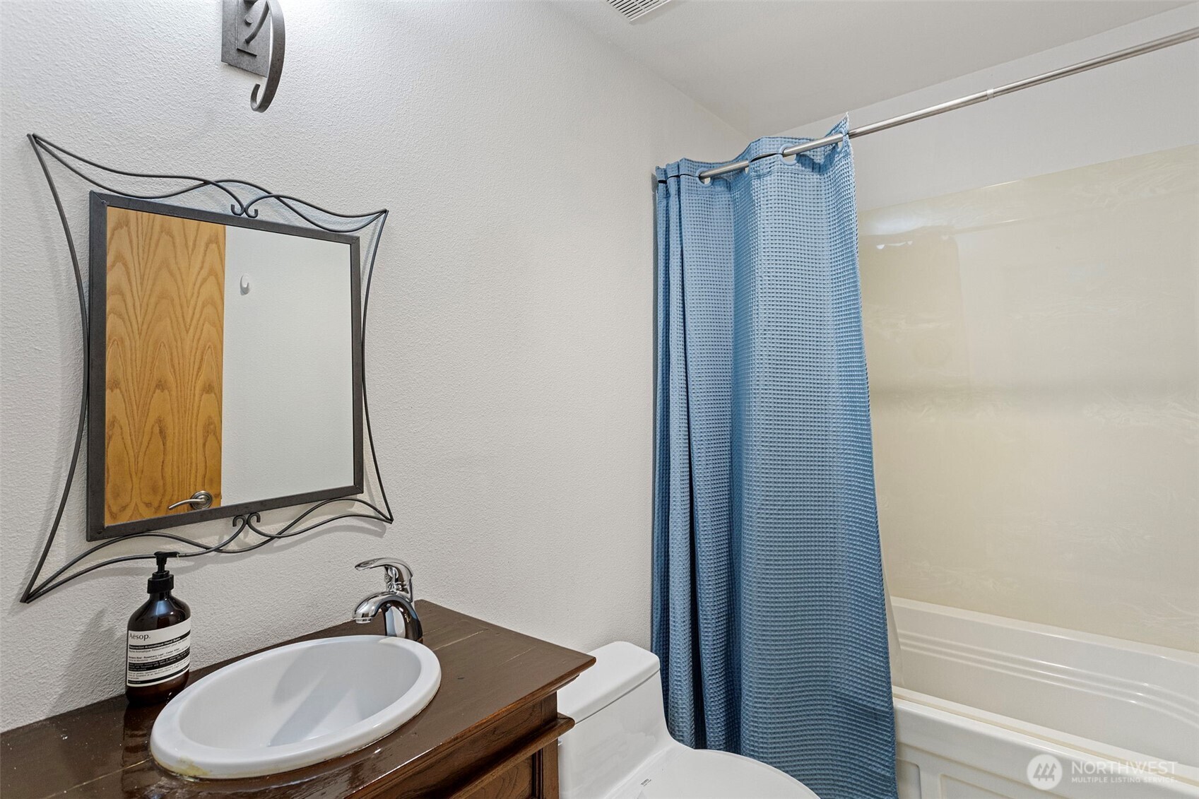 611 S State Street #9, Kirkland, WA 98033