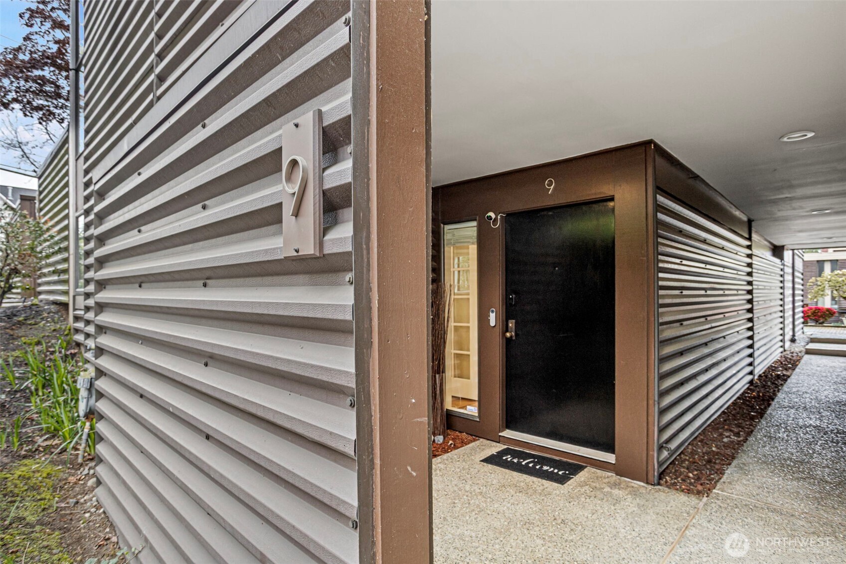 611 S State Street #9, Kirkland, WA 98033