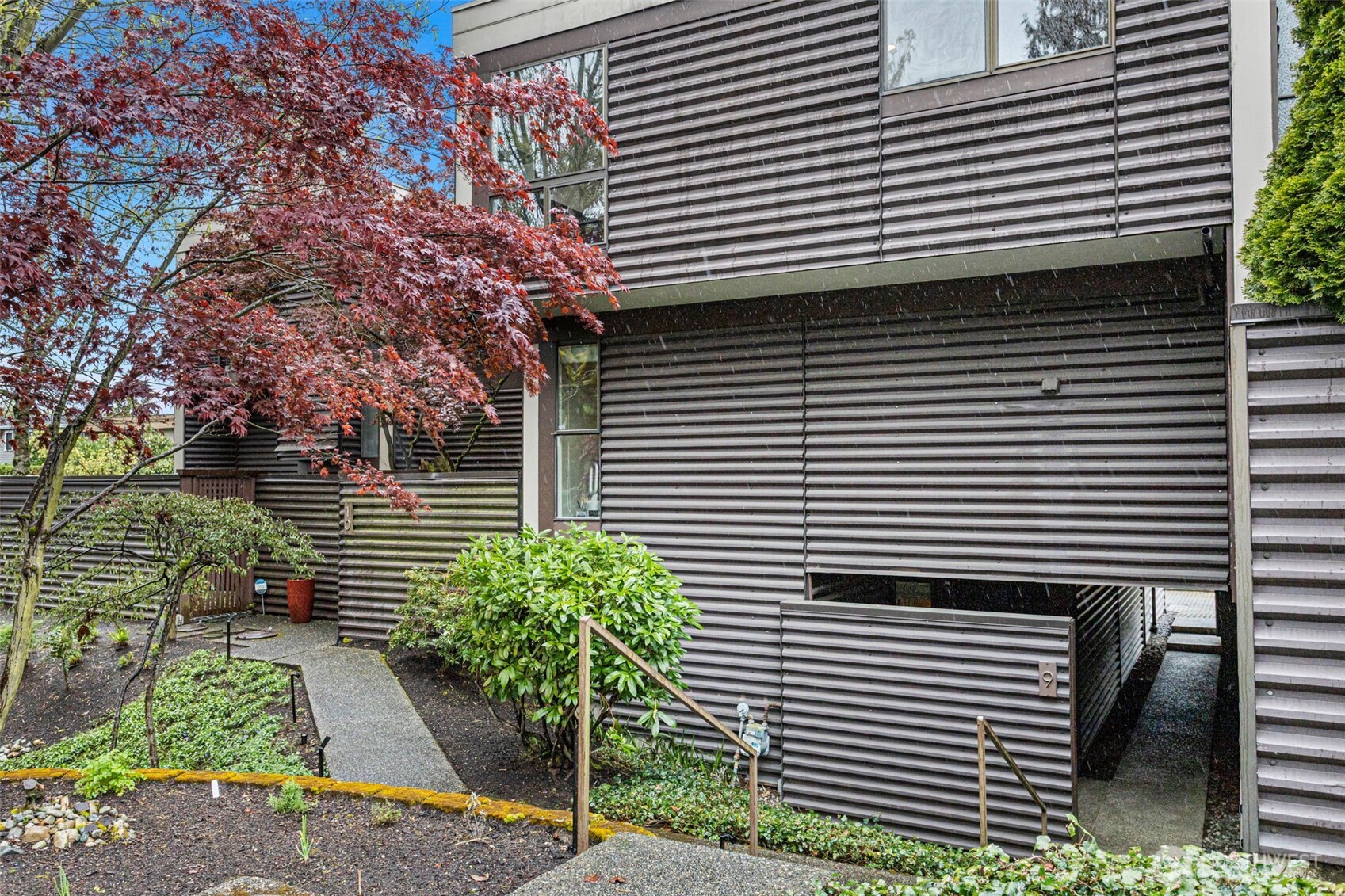 611 S State Street #9, Kirkland, WA 98033