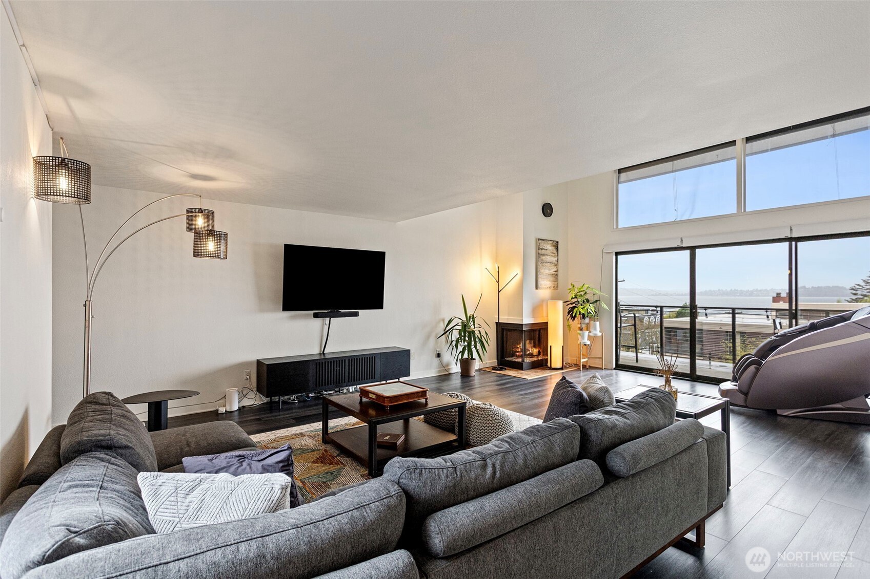 611 S State Street #9, Kirkland, WA 98033