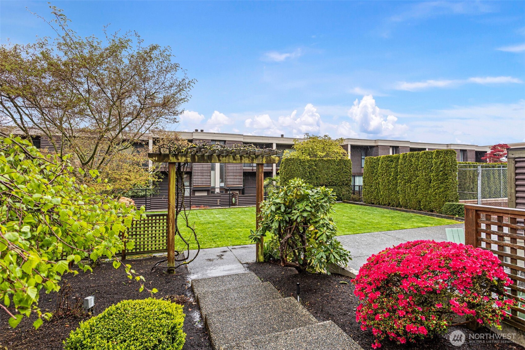 611 S State Street #9, Kirkland, WA 98033